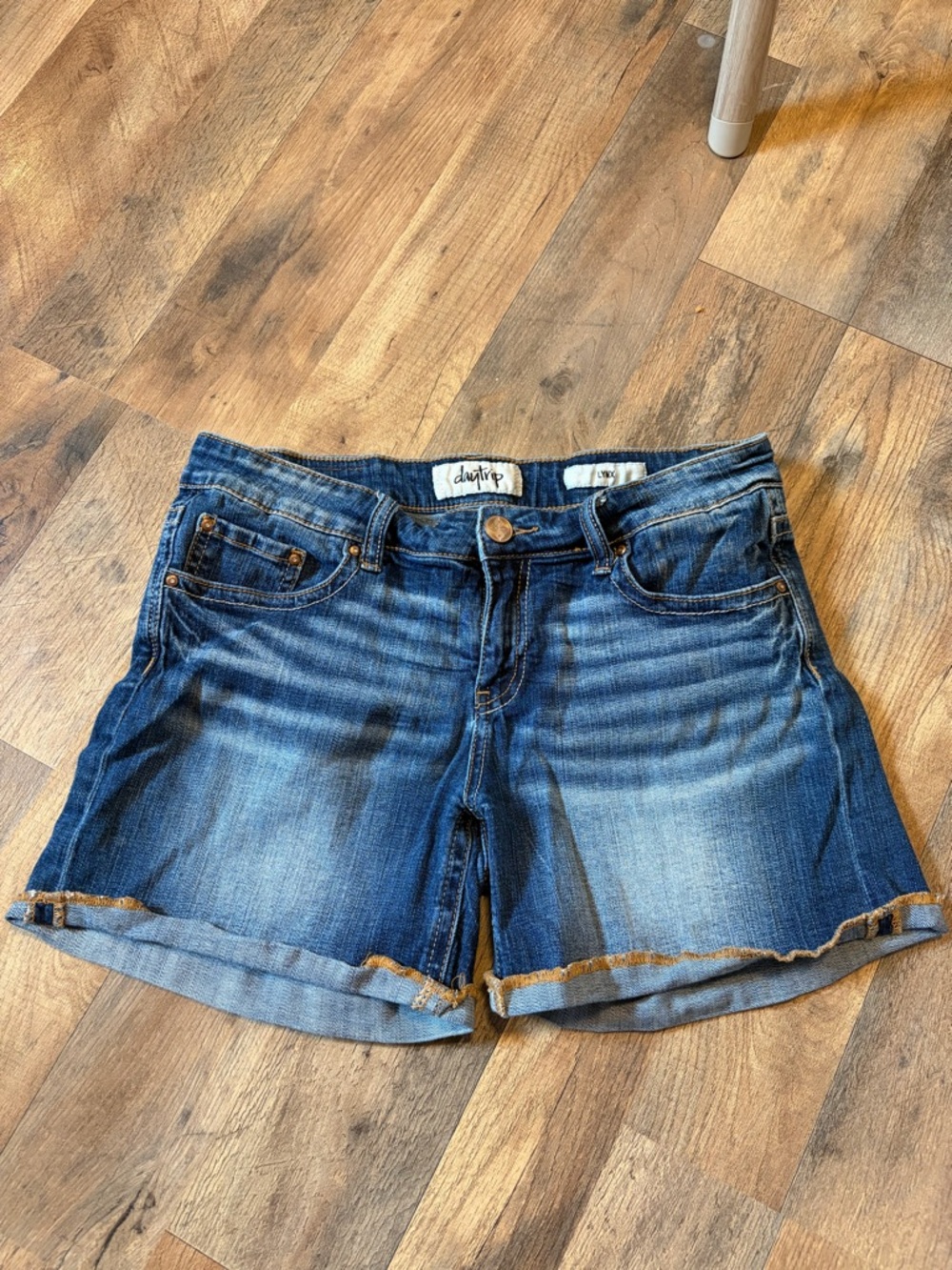 Daytrip Women's Blue Denim Roll-Cuff Shorts